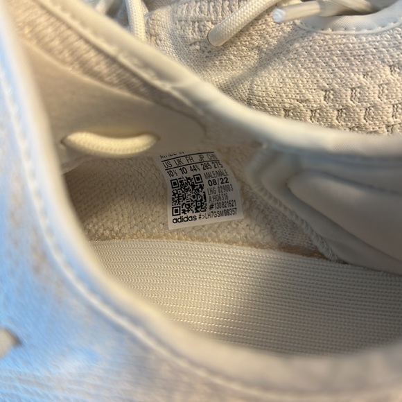 Yeezy 350 V2 “Bone” - Picture 5 of 9